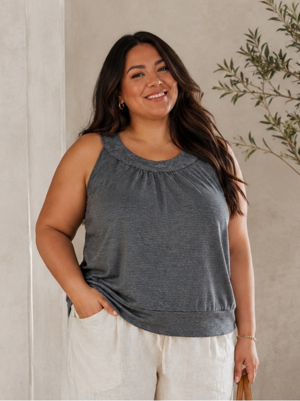 Eddie Bauer Women's XL Gray Sleeveless Top - Ruched Neckline